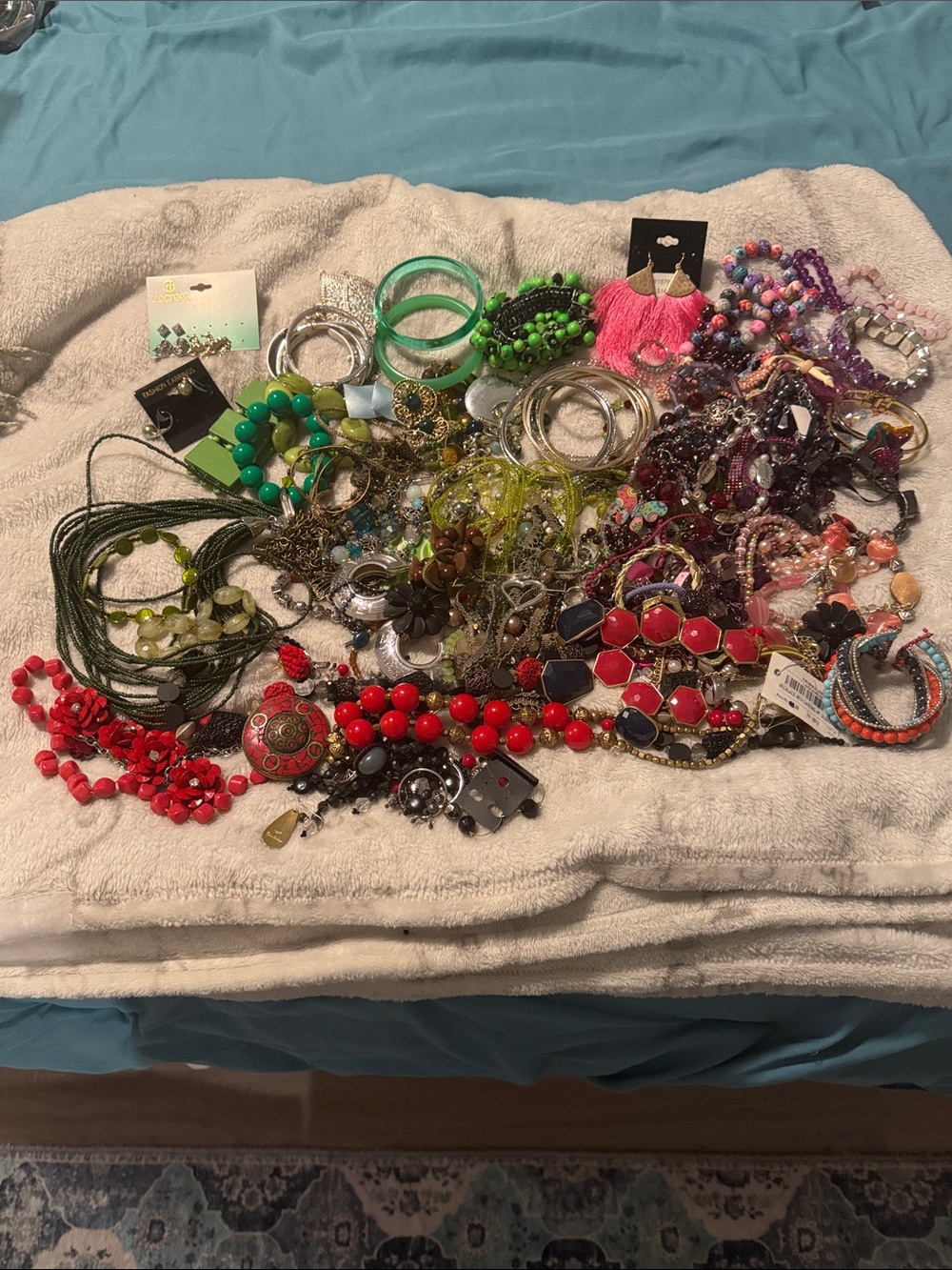 Mixed Women's Necklace Set - Red & Green Fashion Layering Collection